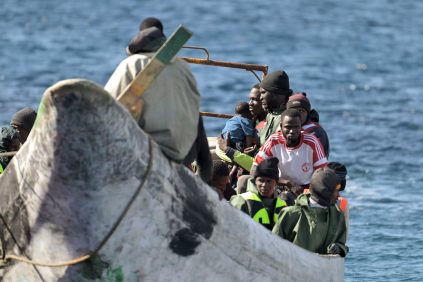 Rescatan al menos a 324 migrantes en 6 barcos cerca de Islas Canarias el día de Navidad | Internacional | Noticias