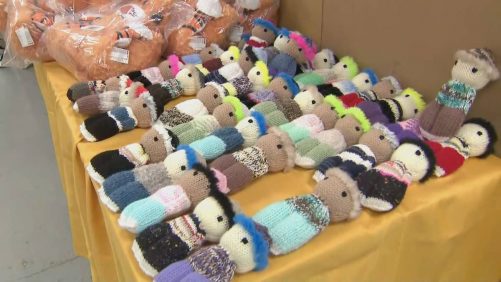 Dos días antes de Navidad, los bancos de alimentos de Montreal ofrecen regalos para los niños