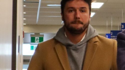 Violencia doméstica: ex prospecto de la NHL culpable de agresión armada y agresión sexual a su ex