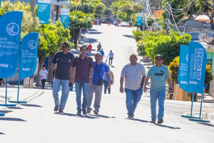 DOM entrega calles renovadas a salvadoreños de El Congo