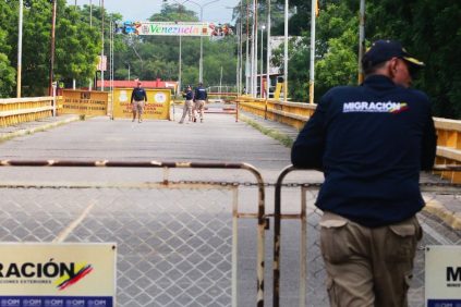 Ministros colombianos viajan a frontera con Venezuela para vigilar situación tras cierre | Internacional | Noticias
