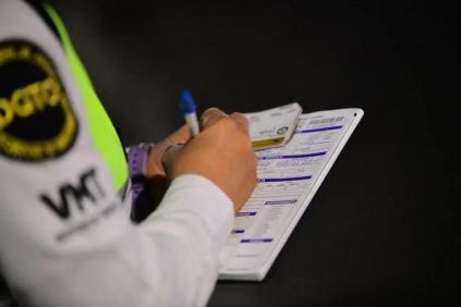 Aprueban condonación de las multas por reformas de ley