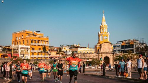 Cartagena da la bienvenida a la temporada de grandes carreras en Colombia con la Media Maratón del Mar 2025
