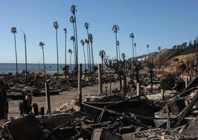 Incendios forestales de Los Ángeles se reactivan por fuertes vientos | Internacional | Noticias