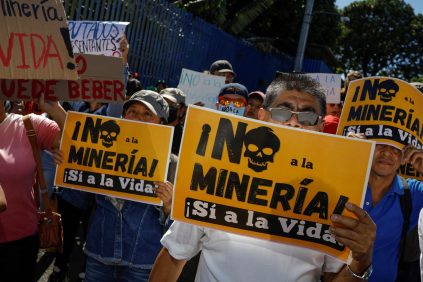 Iglesia y Cristosal realizan campaña contra la minería metálica en El Salvador