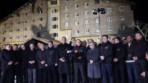 Una serie de negligencias señaladas en Türkiye tras el incendio de un hotel
