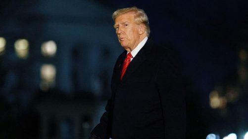 Trump quiere privar a la financiación escolar de la enseñanza de la "teoría crítica de la raza"