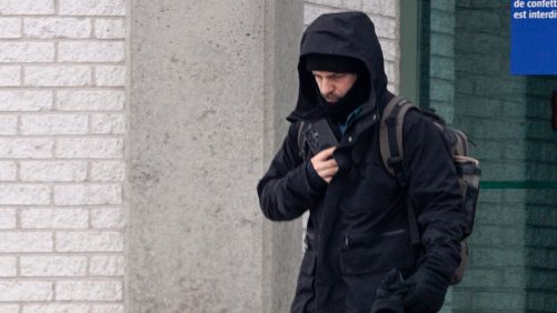 Un ex entrenador de hockey habría explotado sexualmente a dos jugadores jóvenes