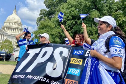 Estados Unidos extiende el TPS para salvadoreños hasta septiembre de 2026
