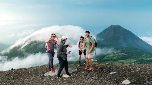 El Salvador, líder en turismo en América y segundo a nivel mundial en 2024