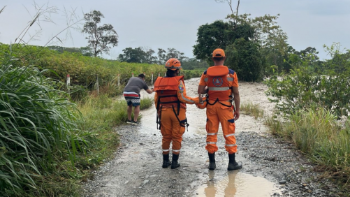 300 familias están aisladas por el desbordamiento del río Ariari