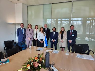 Gobierno y Philip Morris fortalecen la infraestructura digital en El Salvador