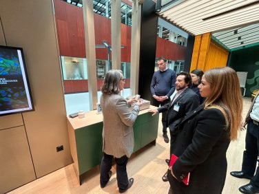Félix Ulloa visita centro tecnológico de Philip Morris en Suiza