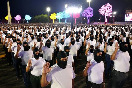 Presidente de Nicaragua Juramentó A 30,000 encapuchados como 'Policías voluntarios' | Internacional | Noticias