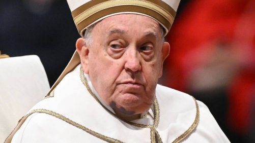 Cuidado con la bronquitis, el Papa asistió a la misa dominical del hospital