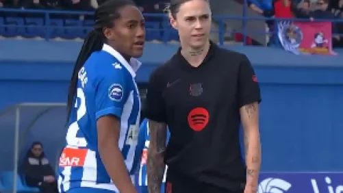 le tocó los genitales a una jugadora del Espanyol en el derbi
