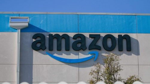 "Continuaremos luchando": Amazon cierra cuatro almacenes en Quebec
