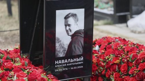 Más de Mil Personas SE Congregan ante la Tumba de Aléxei Navalni en Rusia por Aniversario de su Muerte | Internacional | Noticias