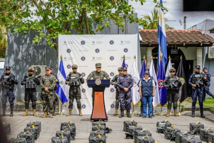 Duro golpe al narcotráfico tras incautación de 1.7 toneladas de cocaína en aguas salvadoreñas