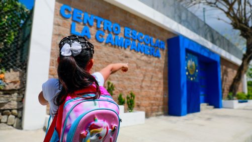 Autoridades entregan instalaciones remodeladas de escuela en La Campanera