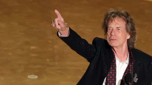 Mick Jagger sorprende a los espectadores al poner el premio a la mejor canción en la ceremonia del Oscar 2025