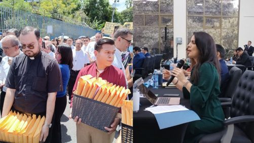 Oposición salvadoreña solicita reforma a la Constitución