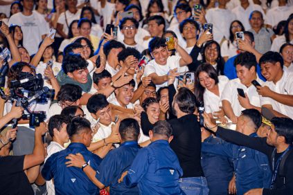 Presidente Bukele anuncia educación superior garantizada para graduados del sector público