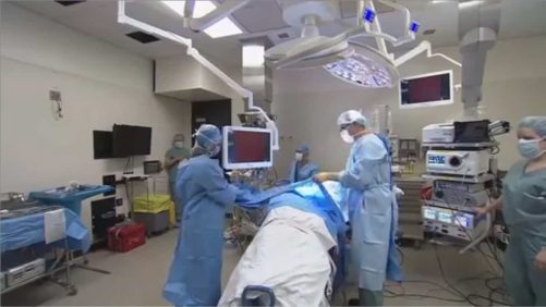 Sala de operaciones del hospital del hospital: el alcalde del tuque está impaciente