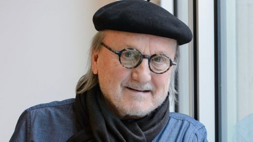 "No me importa envejecer, pero no quiero ser viejo", dice Jim Corcoran, quien, a los 76 años, siempre está muy inspirado