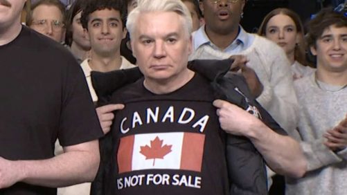 El actor Mike Myers advierte a Donald Trump en el conjunto "SNL": "Canadá no está a la venta"