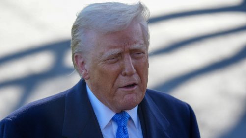 Trump anuncia el 25% de las tareas aduaneras contra cualquier país que compre petróleo venezolano