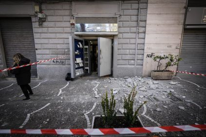 Un Nuevo Temblor de Magnitud 3.9 en Nápoles Exaspera a la Població | Internacional | Noticias