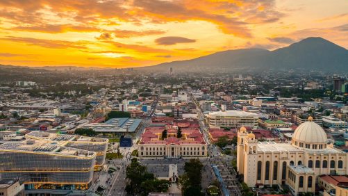 BID concede millonario financiamiento a El Salvador para impulsar la sostenibilidad fiscal