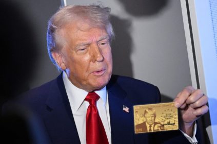 Donald Trump Mudra Su 'Gold Card' y Revela cuándo estará Disponible | Internacional | Noticias