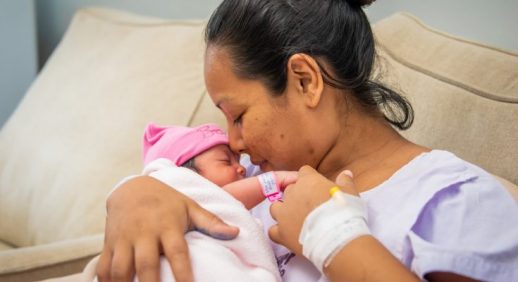 Fosalud recibe miles de beneficiarios por la política Nacer con Cariño