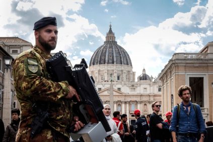 Más de 4.000 Policías, Zona de Exclusión Aérea y Drones SE Preparan Para El Funeral del Papa Francisco | Internacional | Noticias
