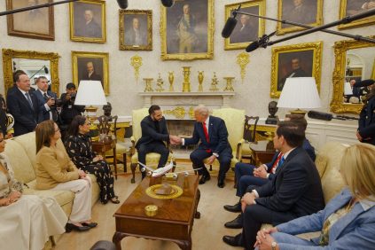 Donald Trump califica como «excepcional» al Presidente Nayib Bukele en histórica reunión