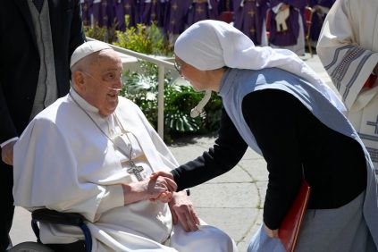 El Papa Francisco Hace Una Aparición Sorpresa en la Plaza de San Pedro en Medio de Su Larga Convalecencia | Internacional | Noticias