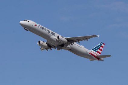 AVION ES DECLARARADO EN EMENCIÓN POR OLOR A HUMO Y REGRESA A Argentina | Internacional | Noticias