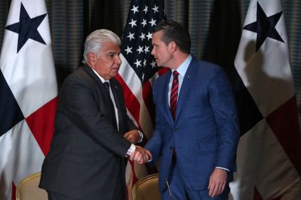 Panamá Planea compensar a ee. Uu. Por Peajes del Canal para Buques de Guerra | Internacional | Noticias