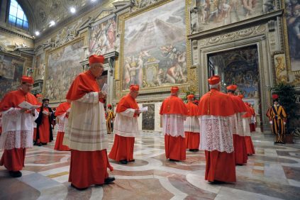 SE Aceleran Los Preparativos en la Capilla Sixtina Antes Del Cónclave en El Vaticano | Internacional | Noticias