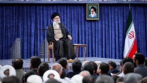 Irán presenta un nuevo misil balístico con un rango de 1,200 km