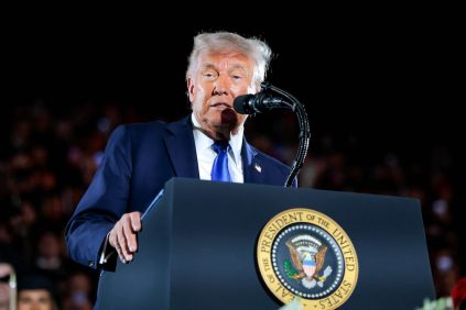 Gobierno de Donald Trump Pide A Corte Suprema que retire la protección migración a Venezolanos | Internacional | Noticias