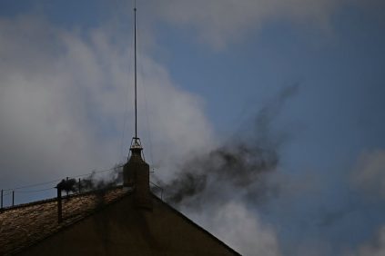 ¡HUMO NEGRO! Cardenales Aún No Eligen al Sucesor del Papa Francisco | Internacional | Noticias