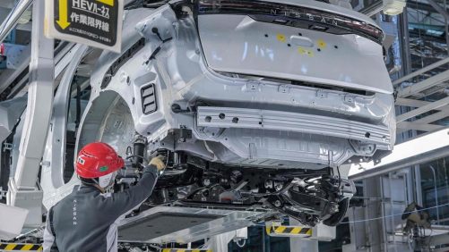 Nissan ofrece 10,000 nuevos recortes de trabajo