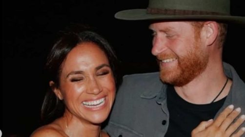 Vea los muy en el amor Meghan y el príncipe Harry se divierten en el concierto de Beyoncé