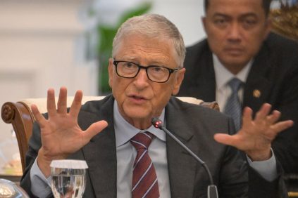 Bill Gates Anuncia que donará "Proncticamete Toda" Su Fortuna y Cerrará la Fundación Gates EN 2045 | Internacional | Noticias