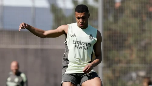 Kylian Mbappé recibe el alta y vuelve a la concentración del Real Madrid