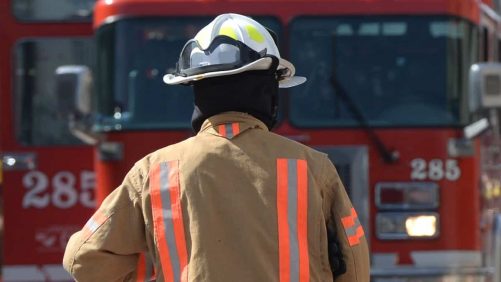 Más de 150 bomberos desplegados para un gran incendio en Montreal