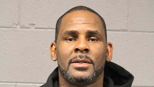Los abogados de R. Kelly acusan a su personal de la prisión de haberlo envenenado